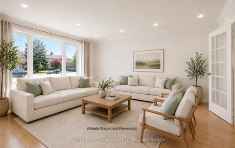 Photo 6 at 18 Lismer Court, Unionville, Markham
