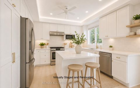 Photo 14 at 18 Lismer Court, Unionville, Markham