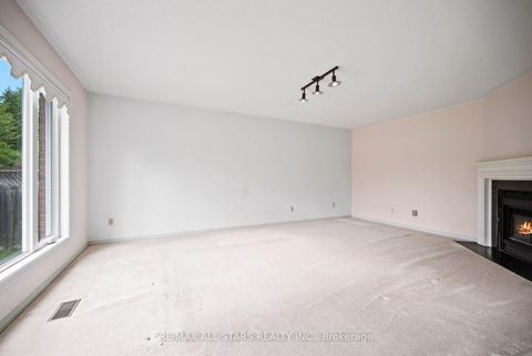 Photo 17 at 18 Lismer Court, Unionville, Markham