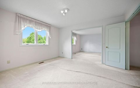 Photo 24 at 18 Lismer Court, Unionville, Markham