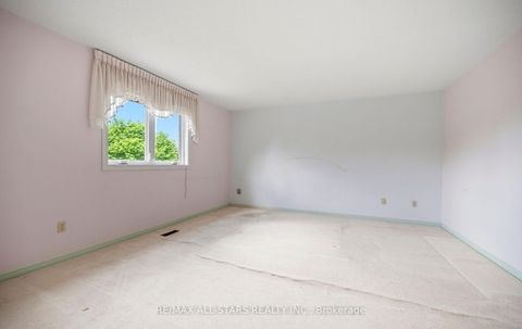 Photo 27 at 18 Lismer Court, Unionville, Markham