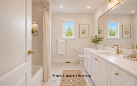 Photo 39 at 18 Lismer Court, Unionville, Markham