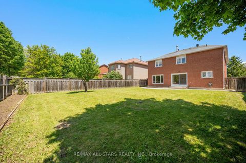 Photo 46 at 18 Lismer Court, Unionville, Markham