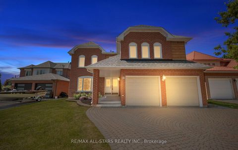 Photo 47 at 18 Lismer Court, Unionville, Markham