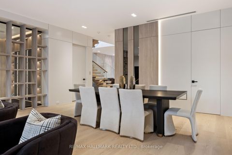 Photo 10 at 652 Bedford Park Avenue, Nortown, Toronto