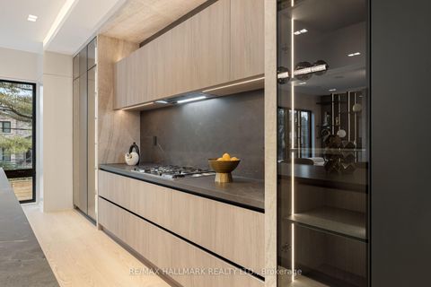 Photo 13 at 652 Bedford Park Avenue, Nortown, Toronto