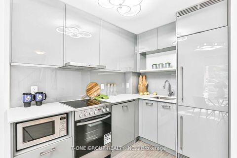 Photo 2 at 92 McGill Street, Yonge Corridor, Toronto