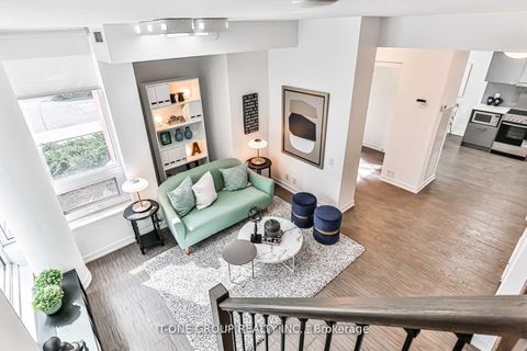 Photo 4 at 92 McGill Street, Yonge Corridor, Toronto