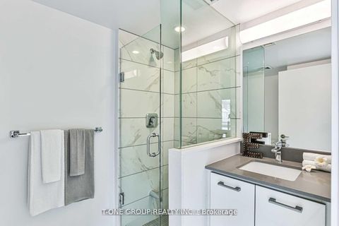 Photo 12 at 92 McGill Street, Yonge Corridor, Toronto