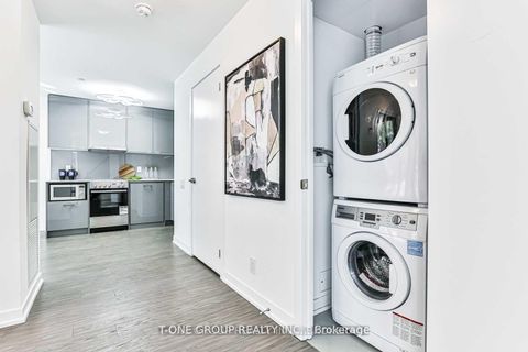 Photo 13 at 92 McGill Street, Yonge Corridor, Toronto
