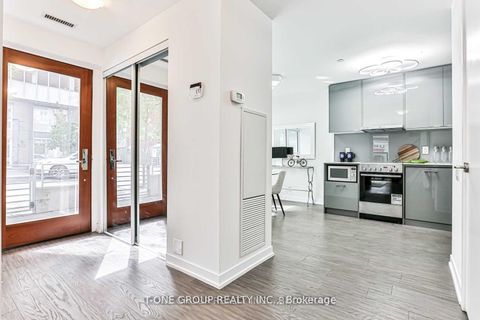 Photo 15 at 92 McGill Street, Yonge Corridor, Toronto