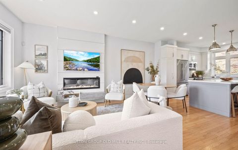 Photo 6 at 36 Clockwork Lane, Queensway, Toronto