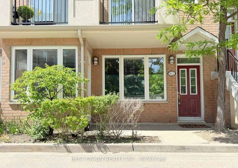 Photo 1 at 811 Grandview Way, Willowdale East, Toronto