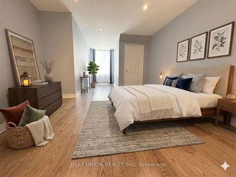 Photo 6 at 811 Grandview Way, Willowdale East, Toronto