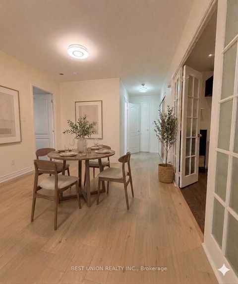Photo 9 at 811 Grandview Way, Willowdale East, Toronto