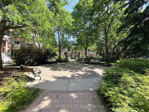 Photo 14 at 811 Grandview Way, Willowdale East, Toronto