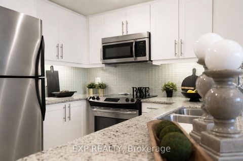 Photo 8 at 404 - 500 St Clair Avenue W, Forest Hill South, Toronto