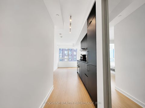 Photo 10 at 1901 - 8 Wellesley Street W, Bay Street Corridor, Toronto