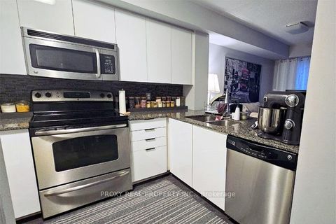 Photo 9 at 829 - 75 Weldrick Road E, Observatory, Richmond Hill