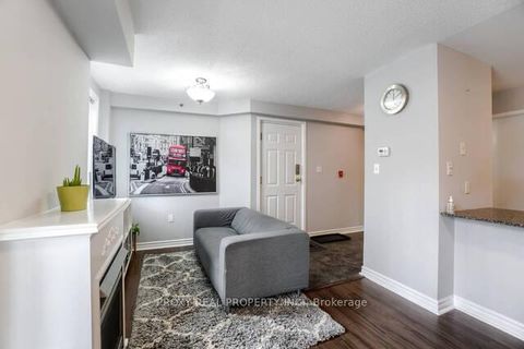 Photo 13 at 829 - 75 Weldrick Road E, Observatory, Richmond Hill