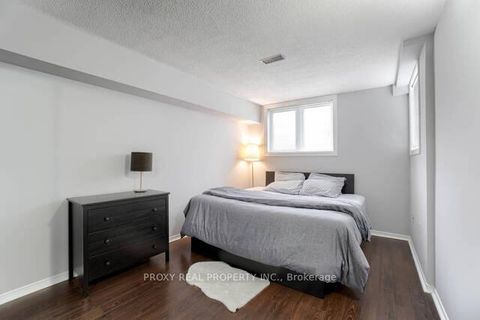 Photo 15 at 829 - 75 Weldrick Road E, Observatory, Richmond Hill