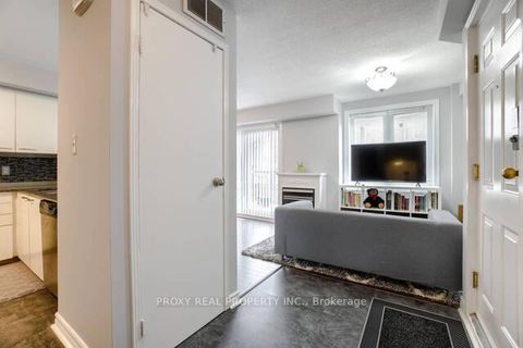 Photo 18 at 829 - 75 Weldrick Road E, Observatory, Richmond Hill