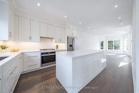 Photo 9 at 39 Dunblane Avenue, Maple, Vaughan