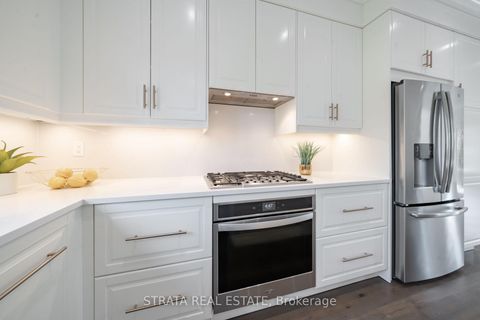Photo 13 at 39 Dunblane Avenue, Maple, Vaughan