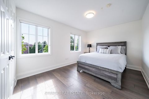 Photo 18 at 39 Dunblane Avenue, Maple, Vaughan