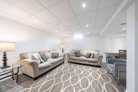 Photo 32 at 39 Dunblane Avenue, Maple, Vaughan