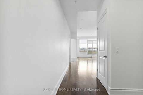 Photo 3 at 816 - 23 Glebe Road, Eglinton, Toronto