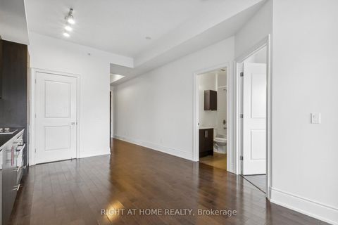 Photo 8 at 816 - 23 Glebe Road, Eglinton, Toronto