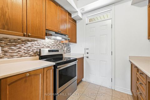 Photo 12 at 42 Comely Way, Milliken Mills East, Markham