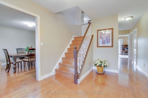 Photo 5 at 36 Audubon Way, Baldwin, Georgina