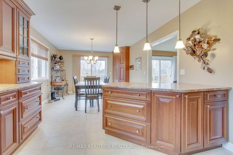 Photo 9 at 36 Audubon Way, Baldwin, Georgina