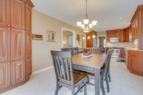 Photo 10 at 36 Audubon Way, Baldwin, Georgina