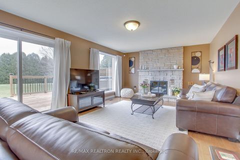 Photo 11 at 36 Audubon Way, Baldwin, Georgina