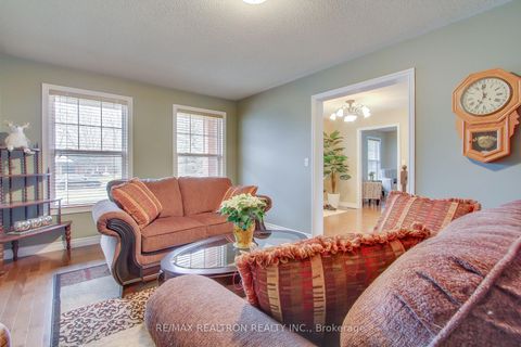 Photo 12 at 36 Audubon Way, Baldwin, Georgina
