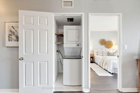 Photo 36 at 1002 - 1 Lee Centre Drive, Woburn, Toronto