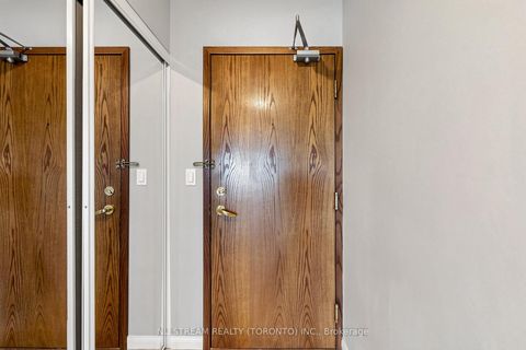 Photo 37 at 1002 - 1 Lee Centre Drive, Woburn, Toronto