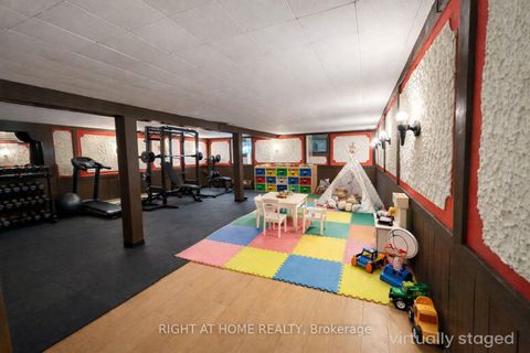 Photo 2 at 26 Rustywood Drive, Donalda, Toronto