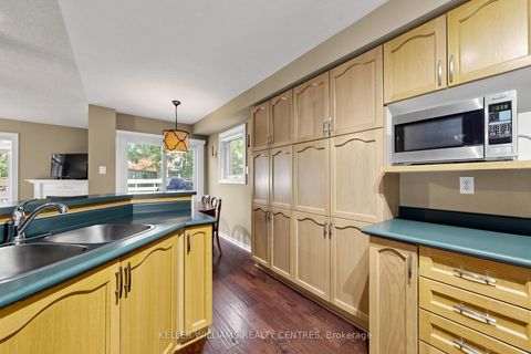 Photo 10 at 118 Woodroof Crescent, Bayview Wellington, Aurora