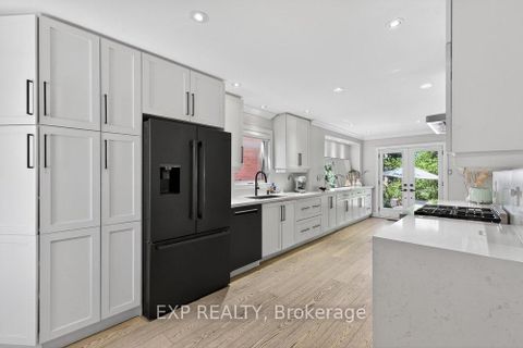 Photo 4 at 84 Judith Avenue, Brownridge, Vaughan