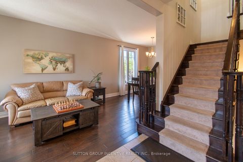 Photo 4 at 18 Graihawk Drive, Ardagh, Barrie