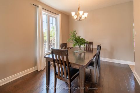 Photo 8 at 18 Graihawk Drive, Ardagh, Barrie