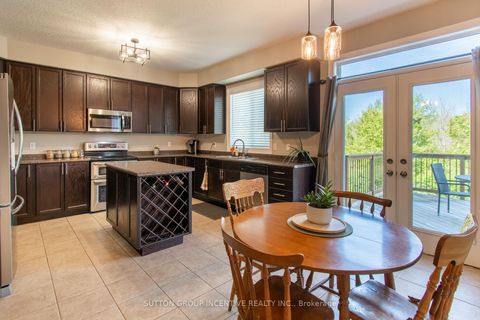 Photo 9 at 18 Graihawk Drive, Ardagh, Barrie