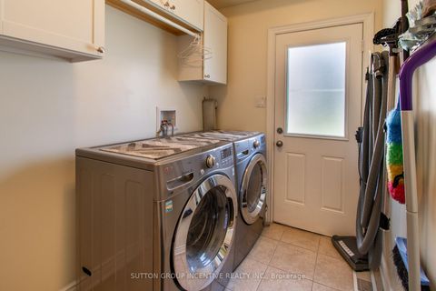 Photo 15 at 18 Graihawk Drive, Ardagh, Barrie
