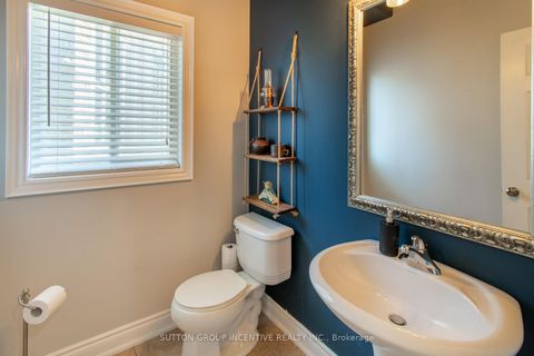 Photo 16 at 18 Graihawk Drive, Ardagh, Barrie