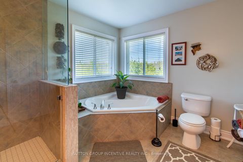 Photo 21 at 18 Graihawk Drive, Ardagh, Barrie