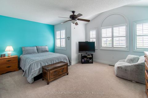 Photo 23 at 18 Graihawk Drive, Ardagh, Barrie